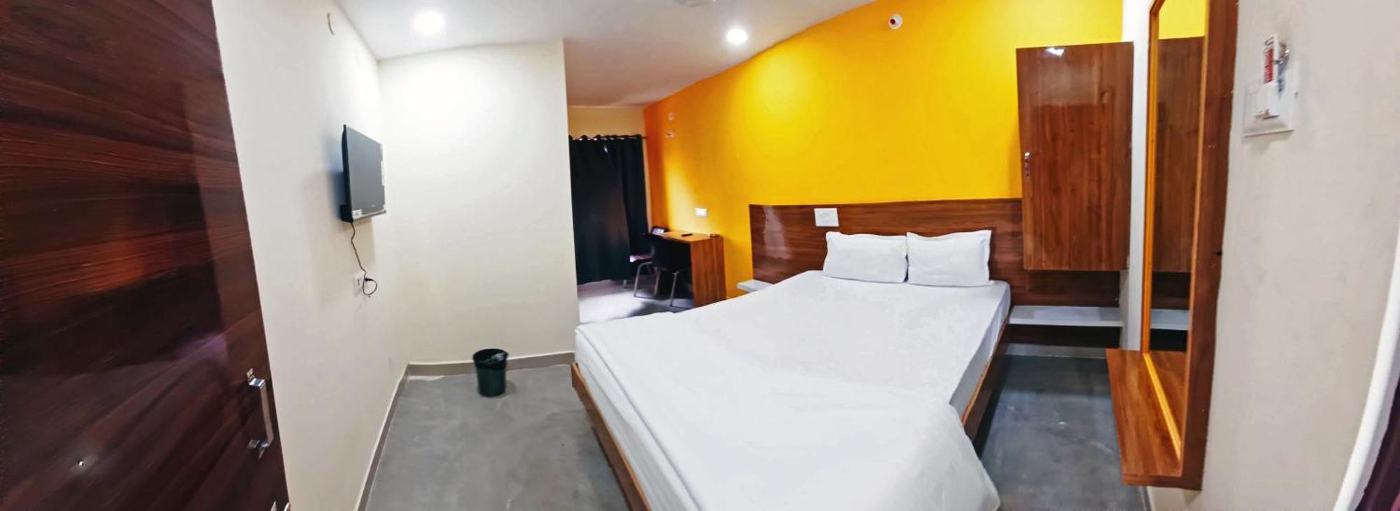Udupi Deluxe Lodge Gulbarga Kalaburagi Zewnętrze zdjęcie