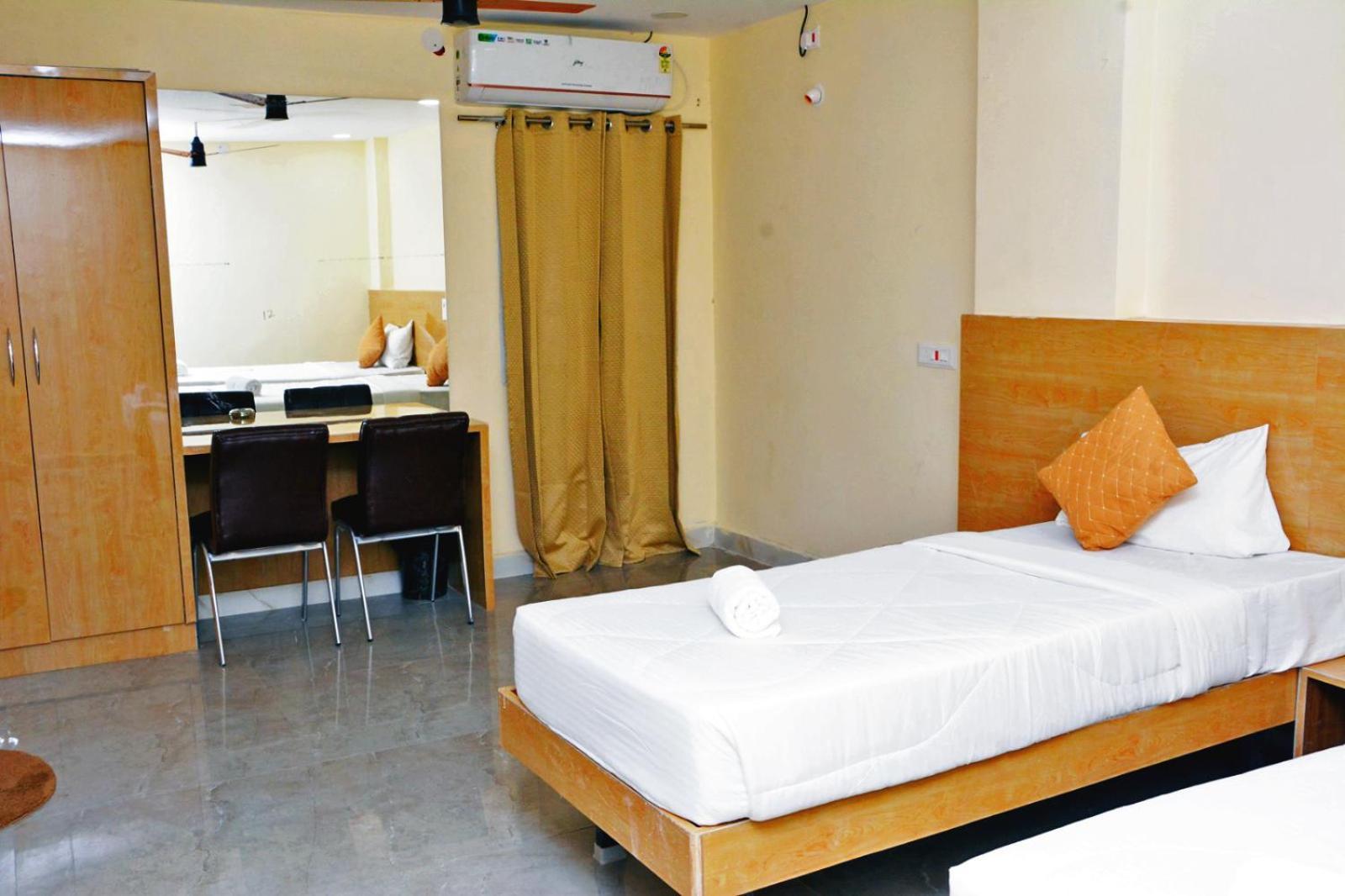 Udupi Deluxe Lodge Gulbarga Kalaburagi Zewnętrze zdjęcie