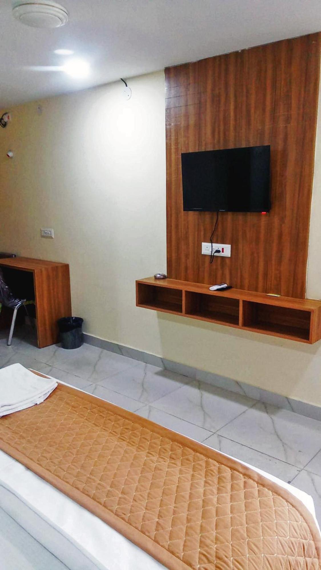 Udupi Deluxe Lodge Gulbarga Kalaburagi Zewnętrze zdjęcie