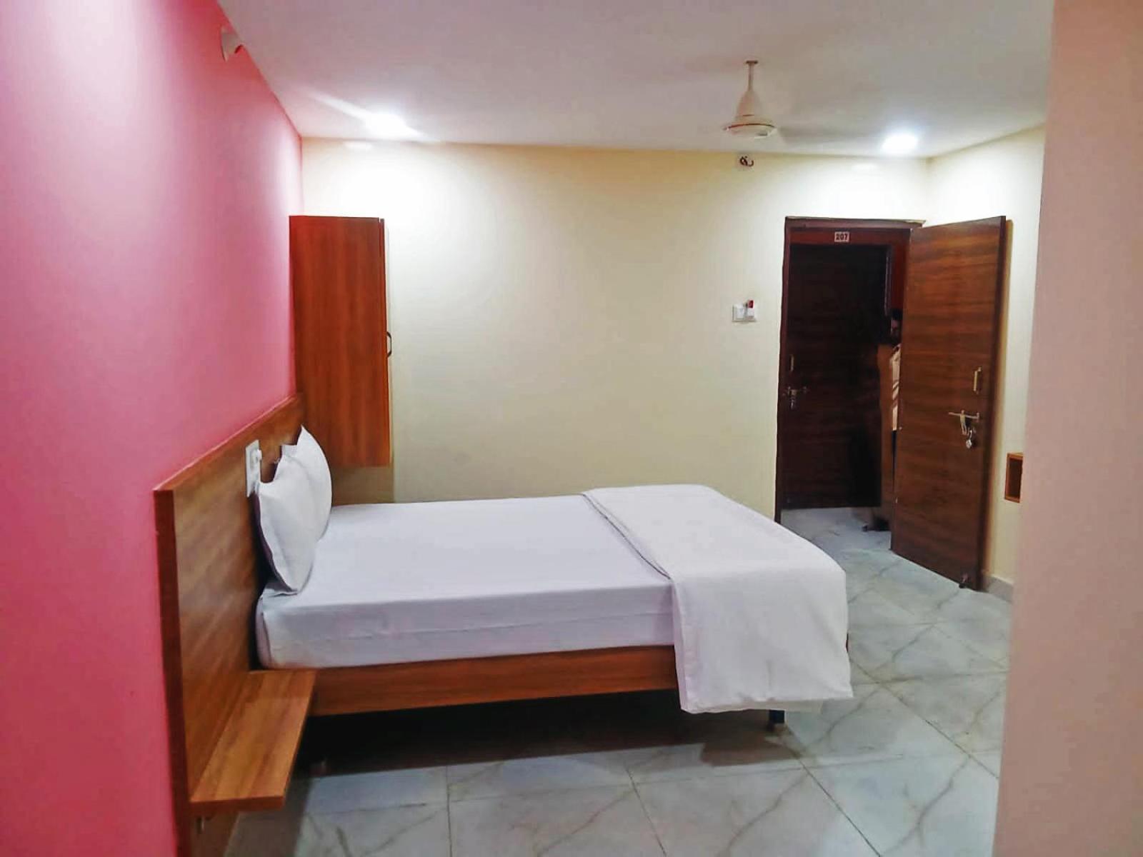 Udupi Deluxe Lodge Gulbarga Kalaburagi Zewnętrze zdjęcie