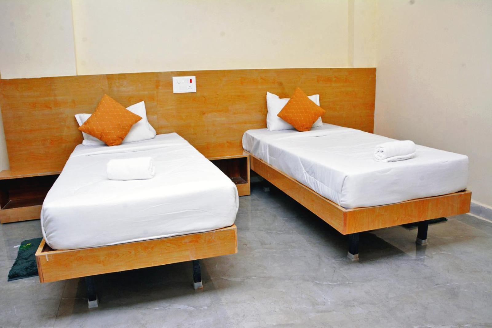 Udupi Deluxe Lodge Gulbarga Kalaburagi Zewnętrze zdjęcie