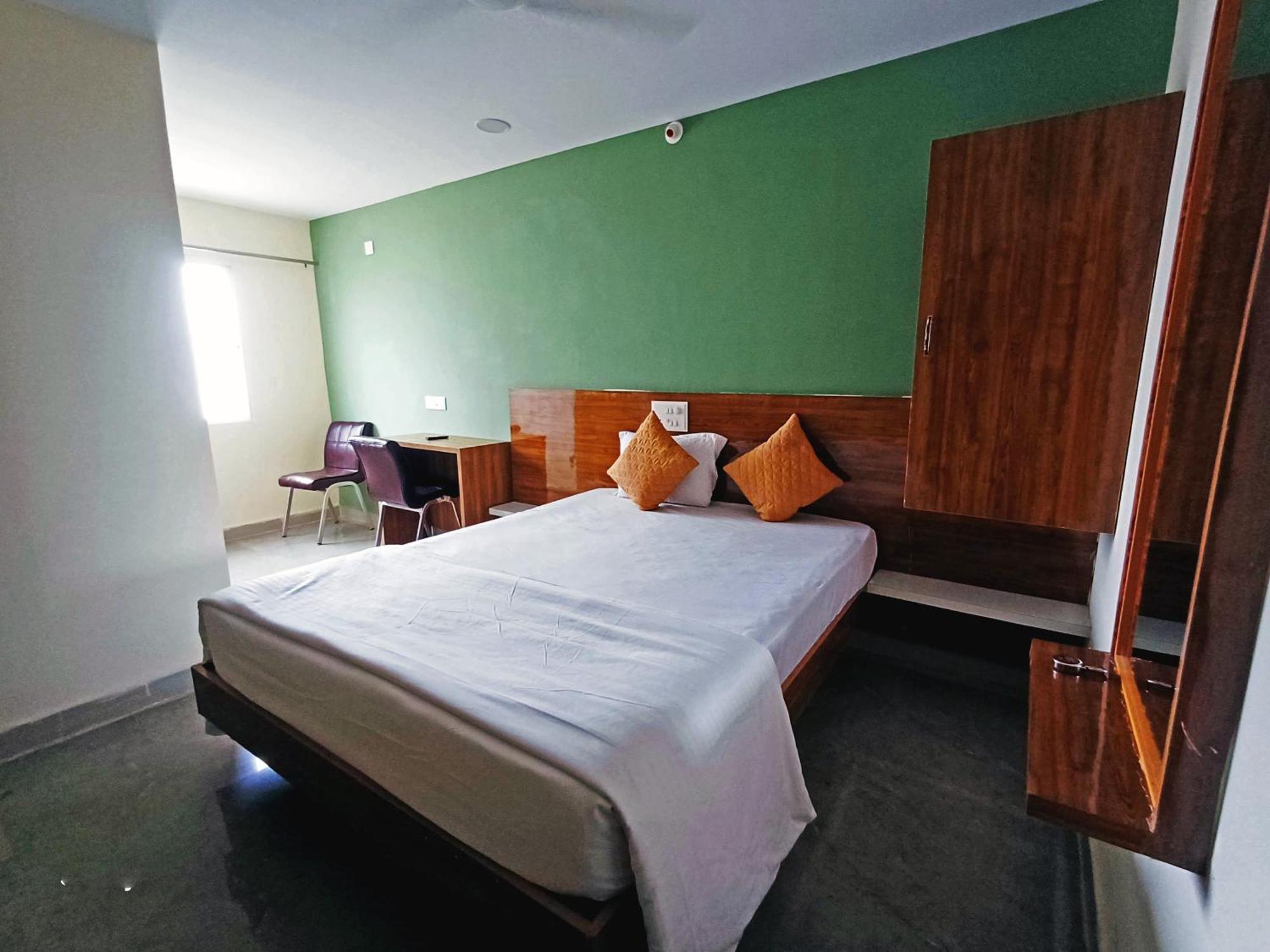 Udupi Deluxe Lodge Gulbarga Kalaburagi Zewnętrze zdjęcie