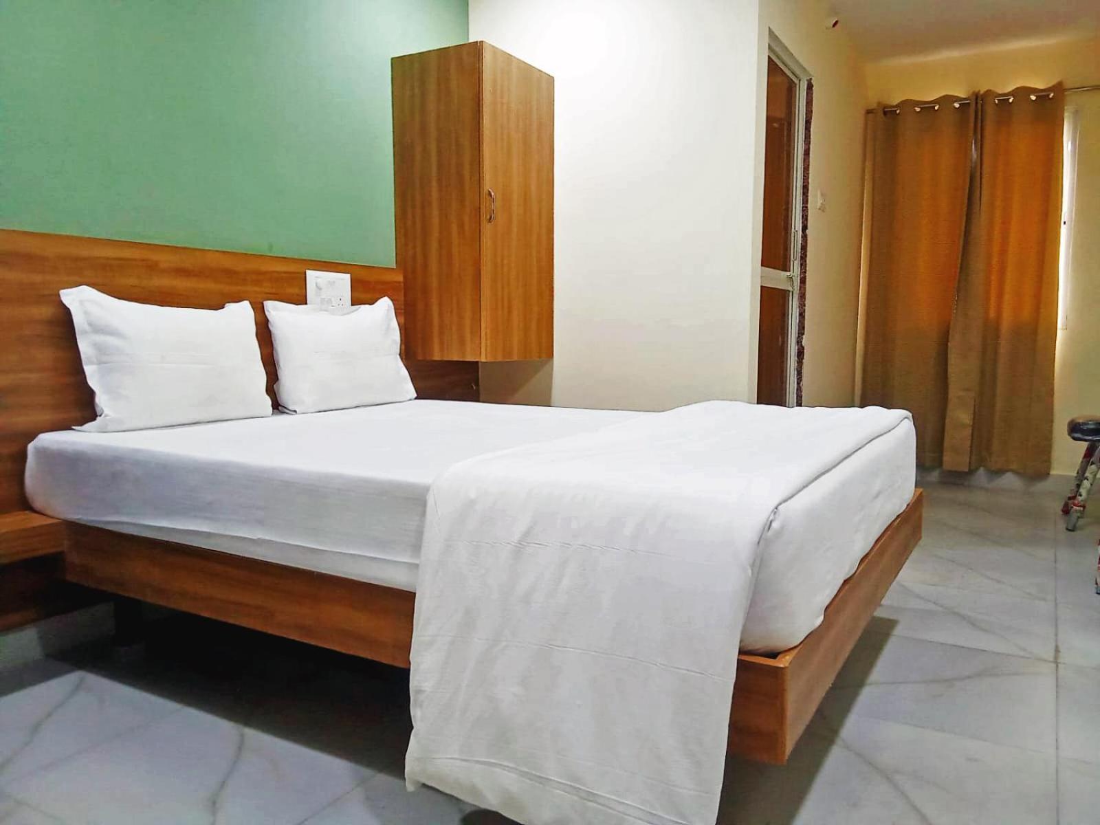 Udupi Deluxe Lodge Gulbarga Kalaburagi Zewnętrze zdjęcie